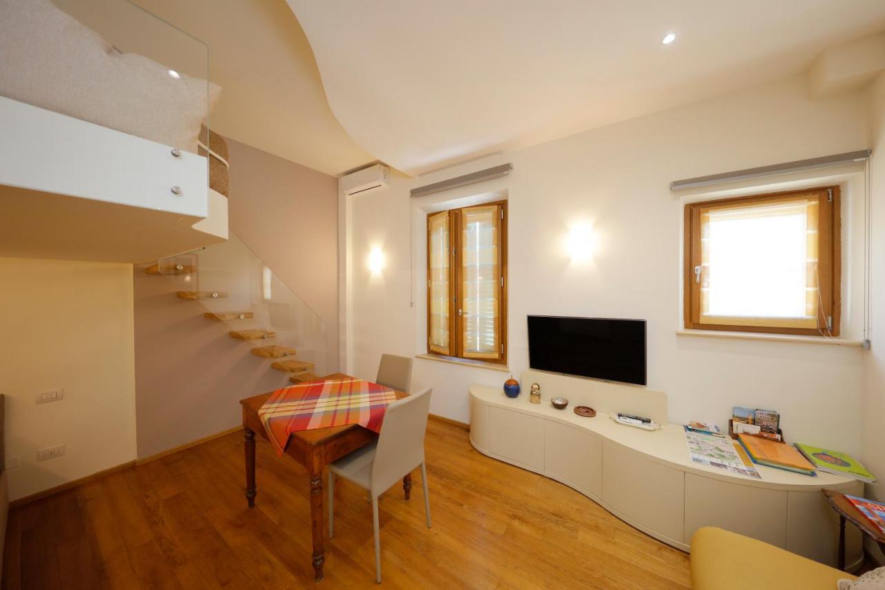 Siena Uptown - Sabrina'S Cozy Apartment Eksteriør billede