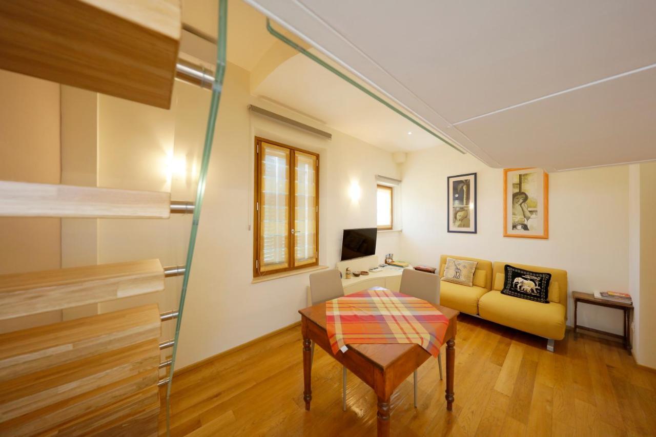 Siena Uptown - Sabrina'S Cozy Apartment Eksteriør billede