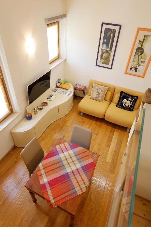 Siena Uptown - Sabrina'S Cozy Apartment Eksteriør billede